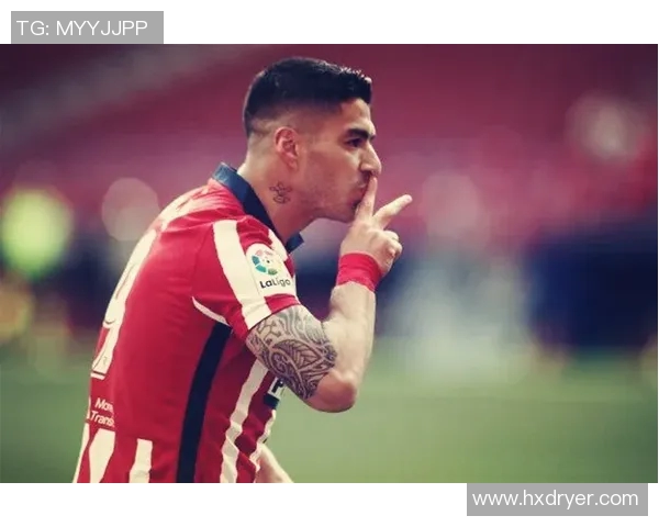 哈维西蒙斯：年轻天才如何在足球世界中崭露头角与追求卓越之路