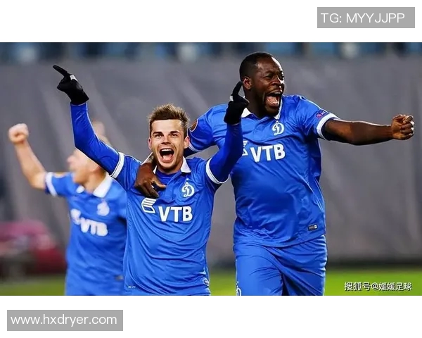 喀山宝石与莫斯迪纳摩的激烈对决揭示足球战术与团队精神的较量 喀山宝石与莫斯迪纳摩的激烈对决揭示足球战术与团队精神的较量